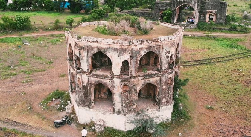 Bhistbag Mahal, Ahmednagar, Maharashtra - Vushii.com